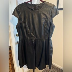 NEIMAN MARCUS NWOT AUTHENTIC GENUINE BLK LEATHER CAP SLEEVES SOFT DRESS